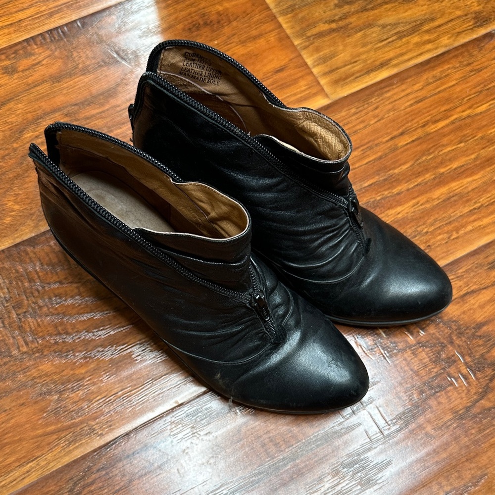 Miz Mooz Sleek Black Ankle Boots with Zipper Design Size 37